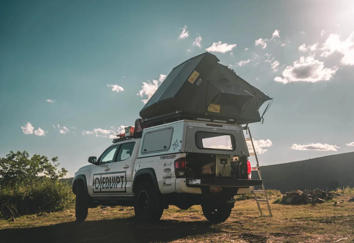 Eezi-Awn Sabre Hard Shell Roof Top Tent