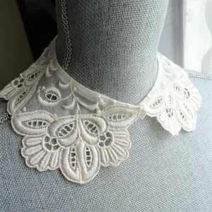 LOVELY Vintage Collar, Beautifully Embroidered, Swiss Embroidery,Lovely Openwork Design, Collectible Vintage Collars