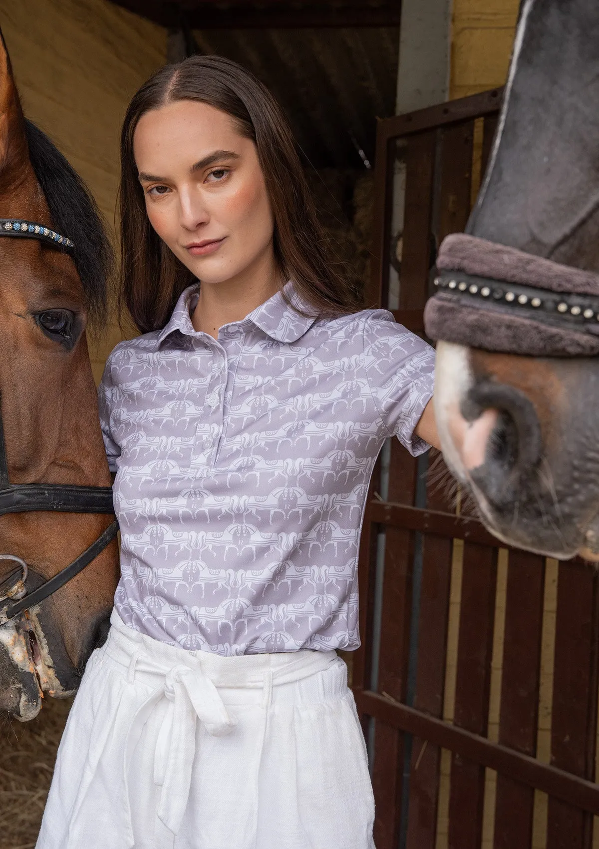 Noelia Classic Polo-Shirt Short Sleeve Steed Print | Hazelwood