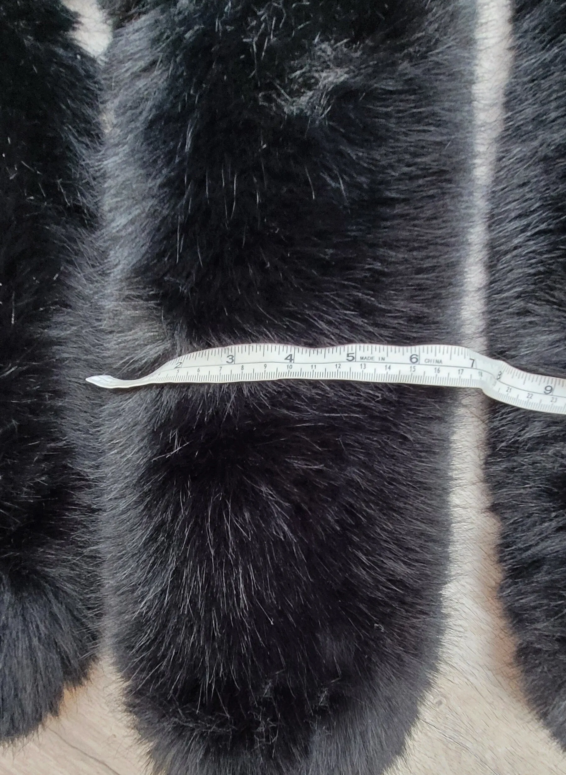 READY to SHIP XL Black Silky Faux Fur Vegan Trim Hood 70 cm, Faux Fur Collar Trim Like Real Fox, Fake Fur, Fur Fabric Ruff, Faux Fur Hood,