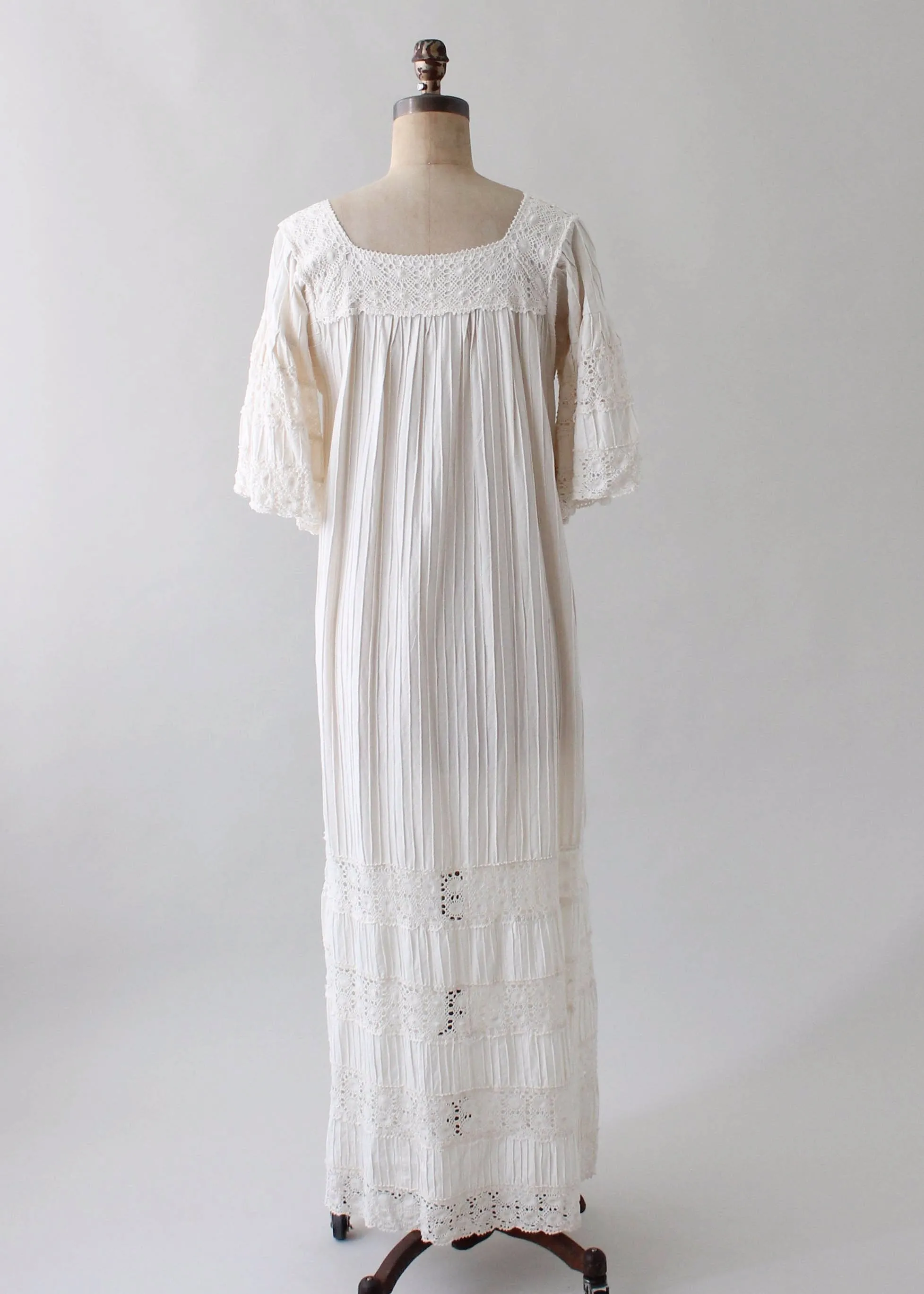 Vintage 1960s Muslin Cotton and Lace Mexican Dress