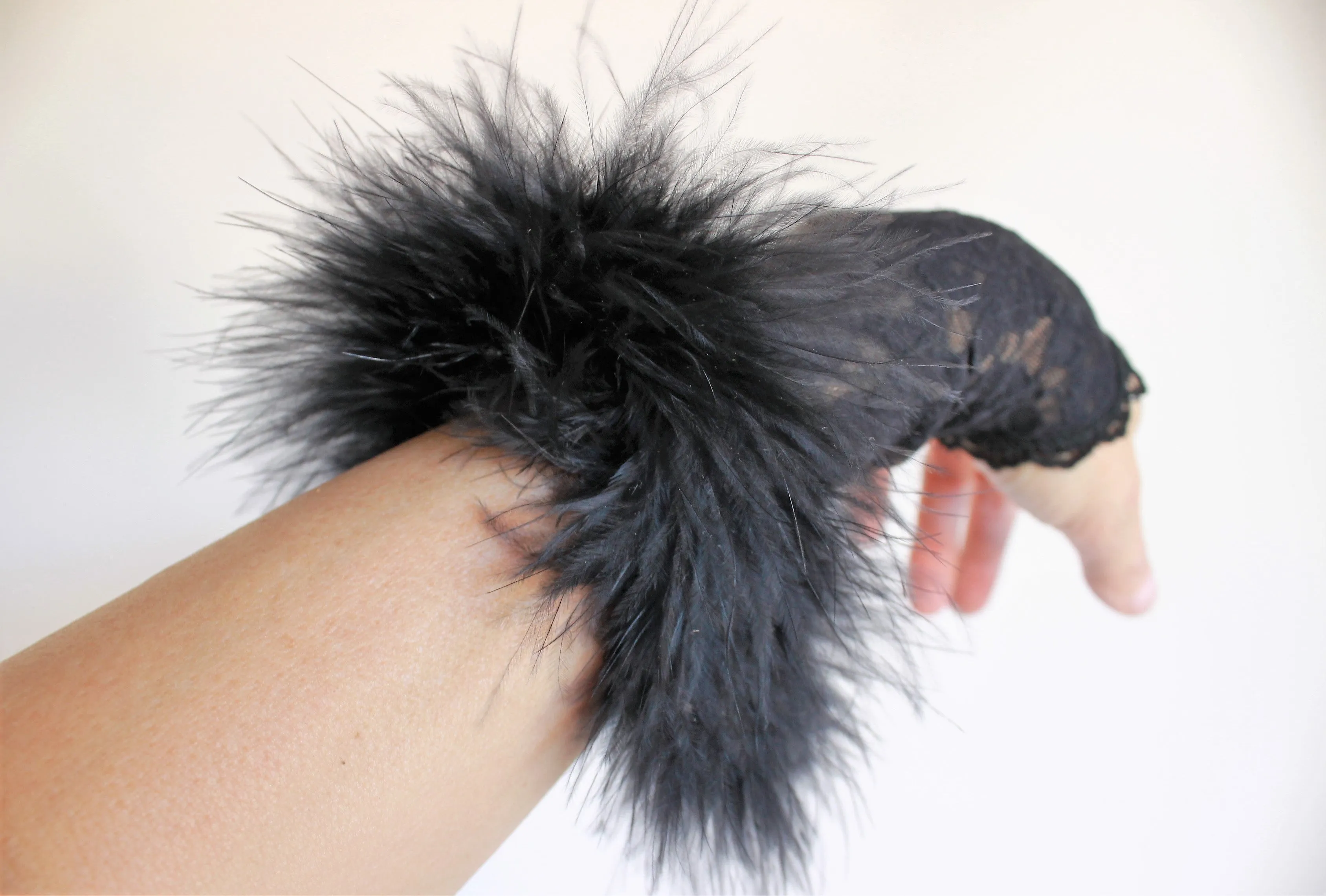 Vintage 1980s Lace and Feather Fingerless Gloves